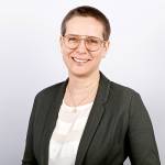 Manuela Meyer lächelt in die Kamera