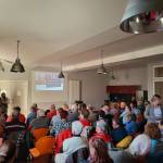Viele Menschen im Publikum
