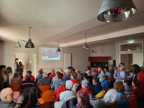 Viele Menschen im Publikum